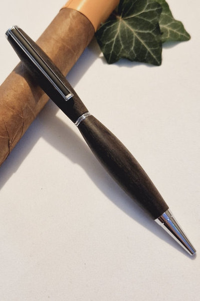Kugelschreiber aus afrikanischen Schwarzholz in Silber
